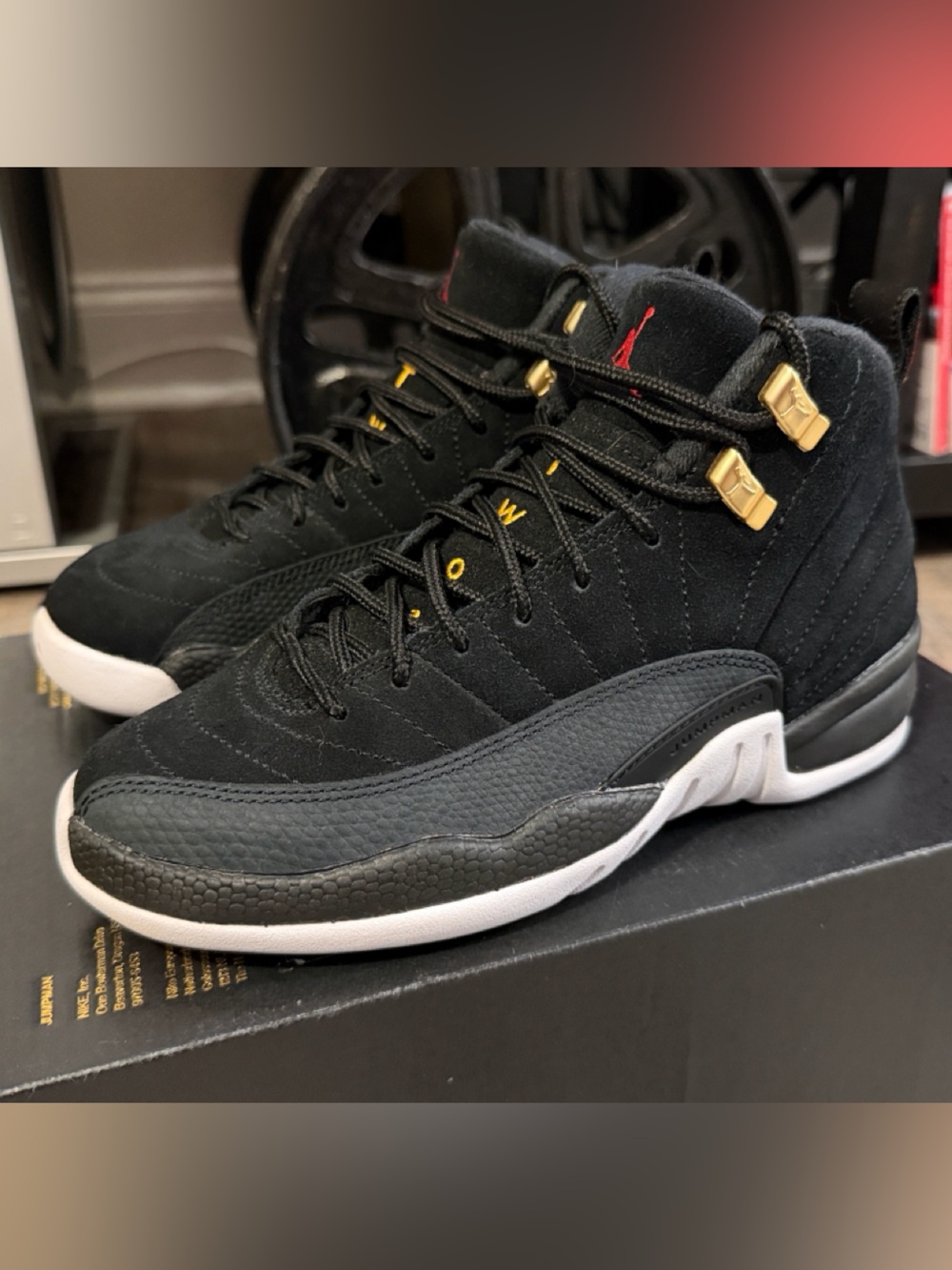 Boy’s 4Y Air Jordan 12 RETRO Reverse Taxi - MINT!! Extremely rare colorway.
